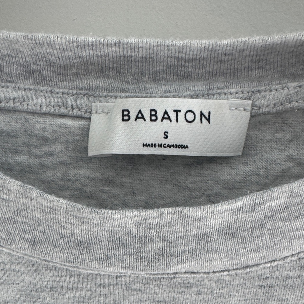 Babaton Grey Shoulder Pad Cap-Sleeve Crop Tee - Picture 2 of 4